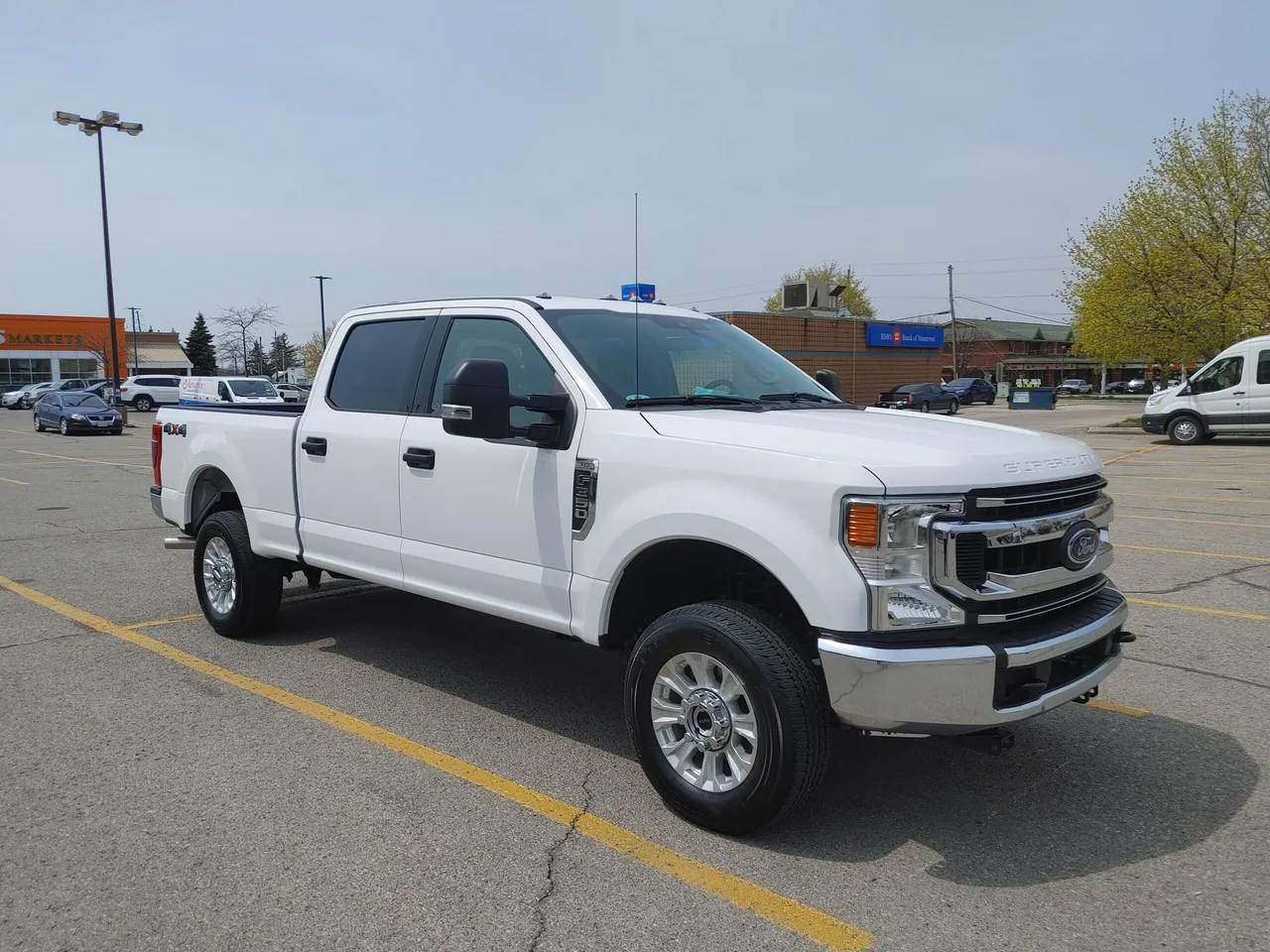 Ford F350 pickup truck in GruMac fleet configuration